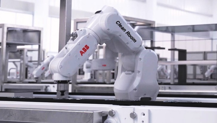 ABB, temiz oda üretim ortamları için sunduğu robot ürün yelpazesini genişletiyor