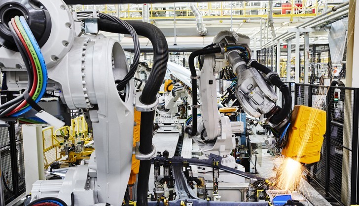VW, yeni elektrikli araçlar üretmek için ABB’den 800 adet endüstriyel robot sipariş etti
