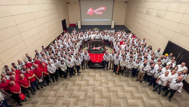 Toyota Türkiye, 4 milyonuncu aracını törenle banttan indirdi